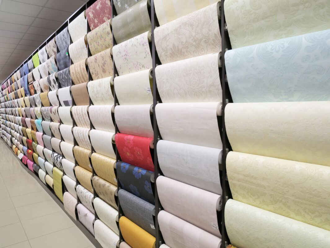 Советы по выбору обоев для оштукатуренных стен